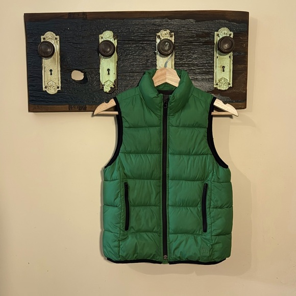 2/$30 GAP Kids Green Primaloft Puffy Vest Size Small - Picture 2 of 14
